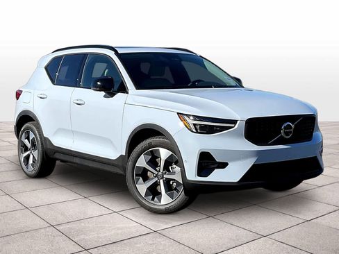New 2026 Volvo XC40 B5 Plus w/ Protection Package Premier image 2