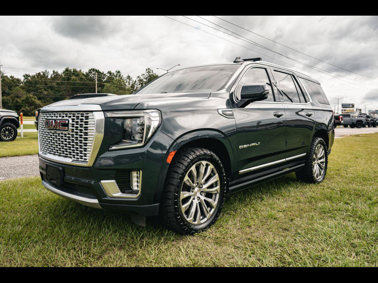 Used 2021 GMC Yukon Denali w/ Denali Premium Package AWD/4WD image 1