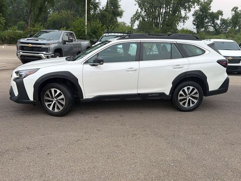 Used 2023 Subaru Outback AWD/4WD image 2
