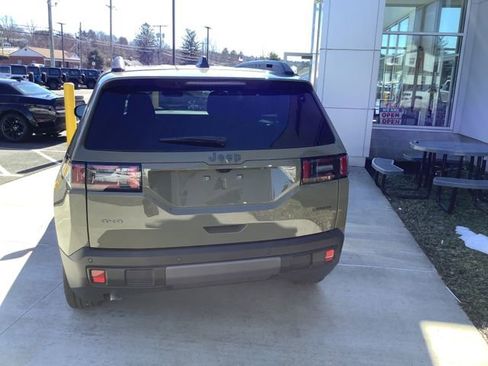 New 2026 Jeep Cherokee Laredo image 4