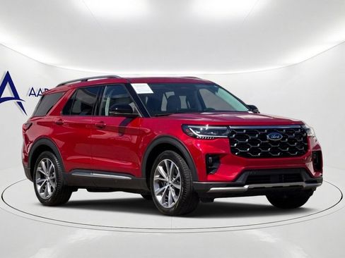 Used 2025 Ford Explorer Platinum w/ Ultimate Package RWD image 8