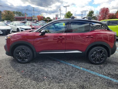 New 2026 Nissan Kicks SR w/ Cold Weather Package image 8