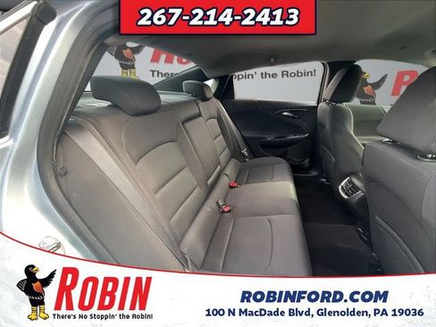 Used 2017 Chevrolet Malibu LT FWD image 25
