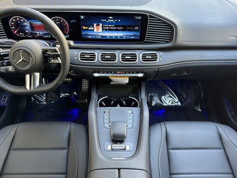 New 2026 Mercedes-Benz GLS 450 4MATIC image 3