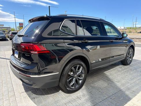 Certified 2023 Volkswagen Tiguan SE image 7