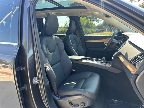 Certified 2023 Volvo XC90 T8 Plus image 10