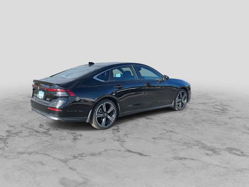 Used 2023 Honda Accord Sport image 8