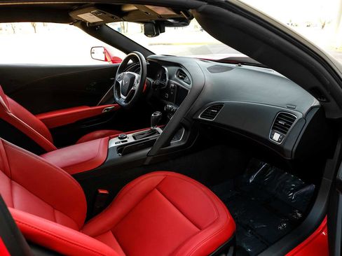 Used 2017 Chevrolet Corvette Stingray Coupe w/ 2LT Preferred Equipment Group image 15