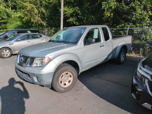 Used 2019 Nissan Frontier S RWD image 4