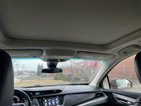 Used 2017 Cadillac XT5 Luxury w/ Driver Awareness Package FWD image 19