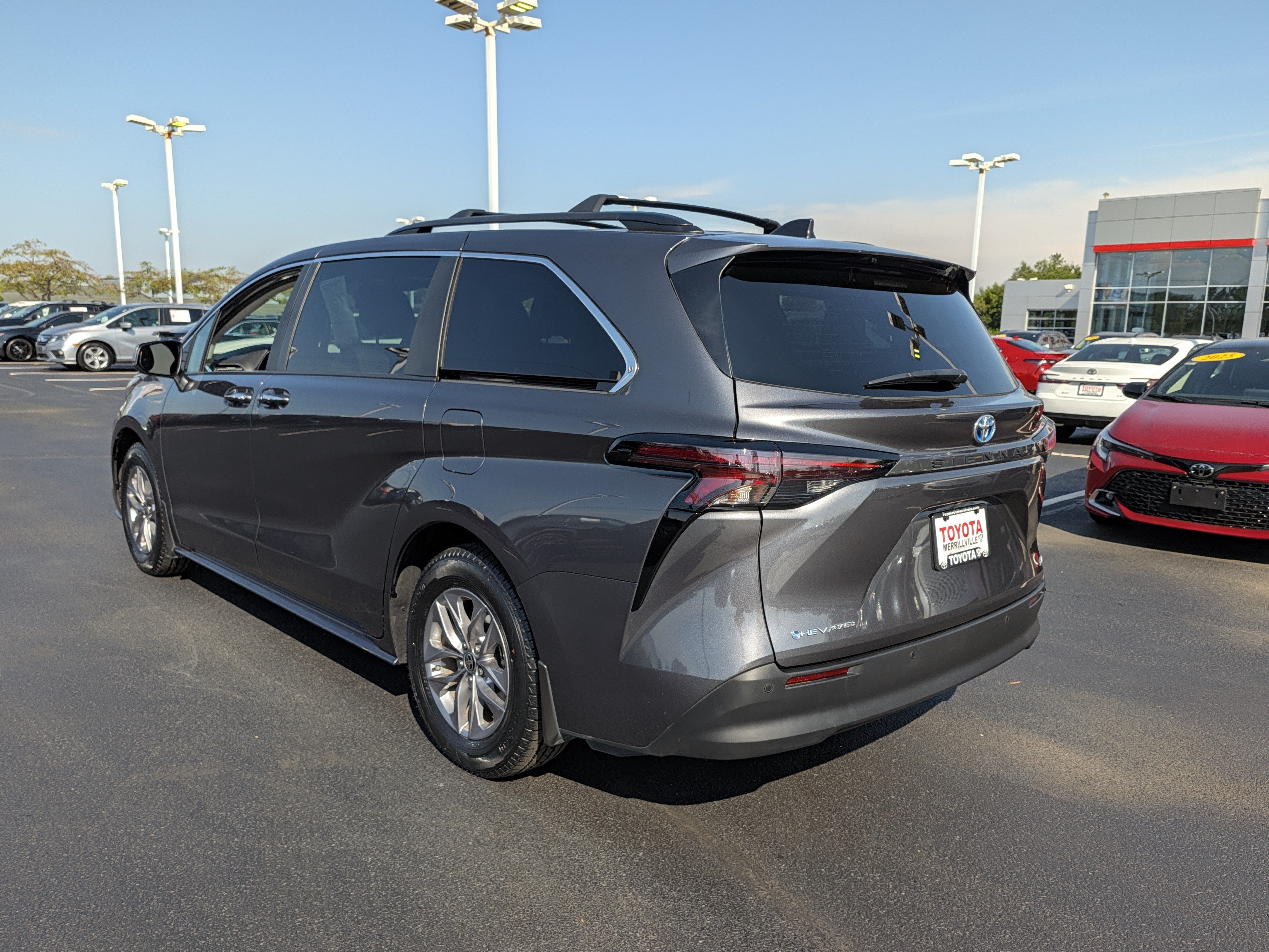 Certified 2025 Toyota Sienna XLE w/ XLE Plus Package AWD/4WD image 6