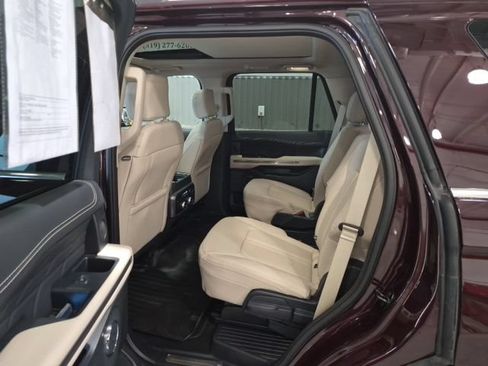 Used 2024 Ford Expedition Platinum AWD/4WD image 18