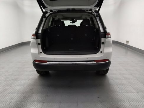 Used 2022 Jeep Grand Cherokee Limited 4xe w/ Luxury Tech Group II AWD/4WD image 29