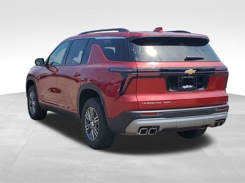 Used 2025 Chevrolet Traverse LT w/ Driver Confidence Package AWD/4WD image 4