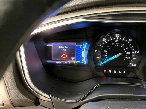 Used 2020 Ford Fusion SE FWD image 10