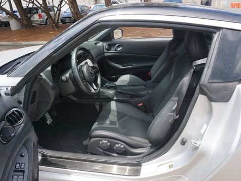 Used 2025 Nissan Z Performance w/ Floor Mat Package RWD image 2