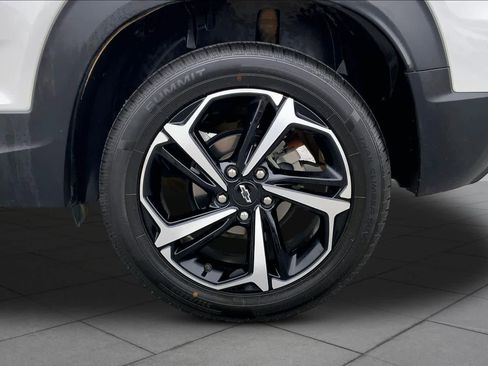 Used 2021 Chevrolet TrailBlazer RS w/ Convenience Package FWD image 11