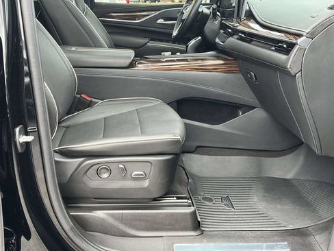 Used 2024 Cadillac Escalade ESV Premium Luxury AWD/4WD image 27