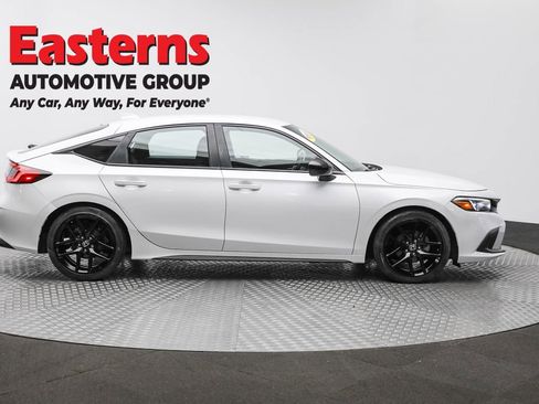 Used 2022 Honda Civic Sport image 4