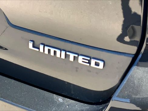 Used 2022 Jeep Grand Cherokee L Limited AWD/4WD image 10