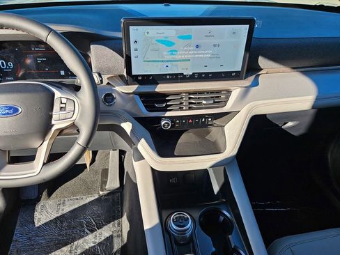 New 2026 Ford Explorer Active w/ Active Comfort Package RWD image 19