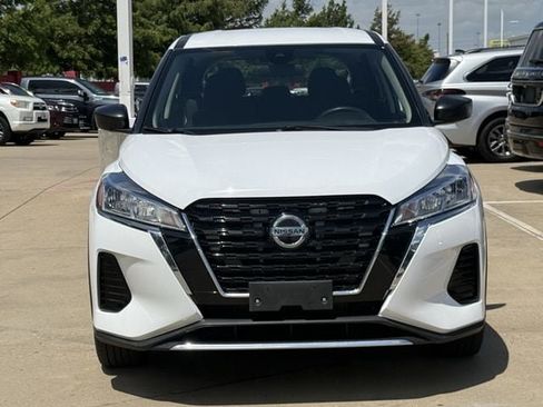 Used 2021 Nissan Kicks S FWD image 7