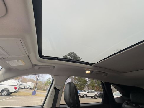 Certified 2022 Ford Escape Titanium w/ Titanium Elite Package image 21