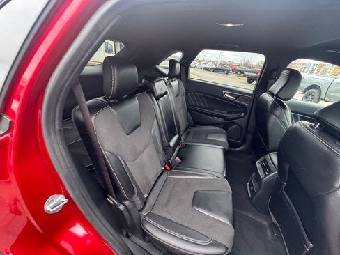 Used 2021 Ford Edge ST image 18