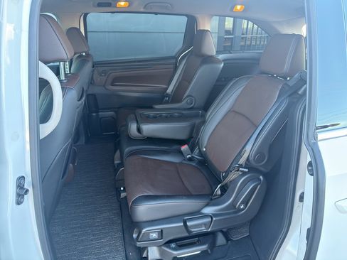 Used 2025 Honda Odyssey Elite image 18
