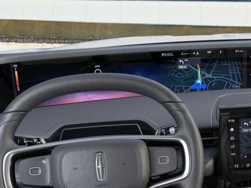 New 2025 Lincoln Nautilus Premier w/ Jet Appearance Package AWD/4WD image 13