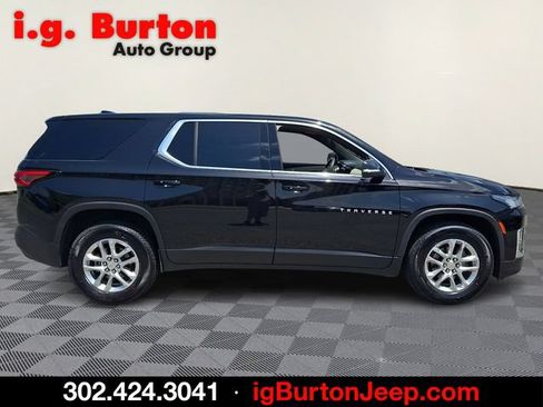 Used 2023 Chevrolet Traverse LS w/ Safety Package FWD image 7
