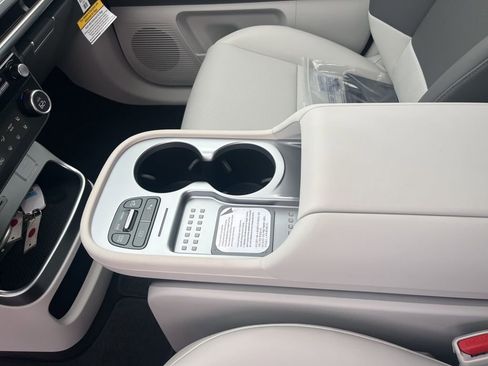 New 2026 Hyundai Ioniq 9 SEL image 17