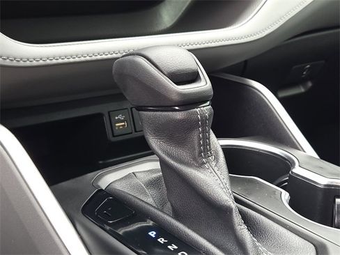 Used 2023 Toyota Highlander L image 21