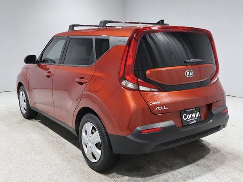 Used 2021 Kia Soul LX image 4