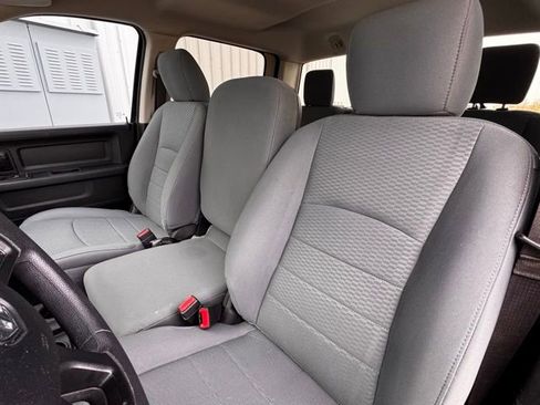 Used 2018 RAM 2500 Tradesman w/ Chrome Appearance Group image 27