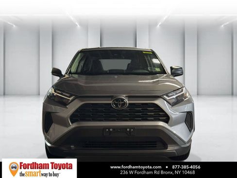 Used 2023 Toyota RAV4 LE AWD/4WD image 2