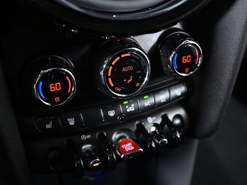 Used 2015 MINI Cooper 4-Door Hardtop FWD image 18