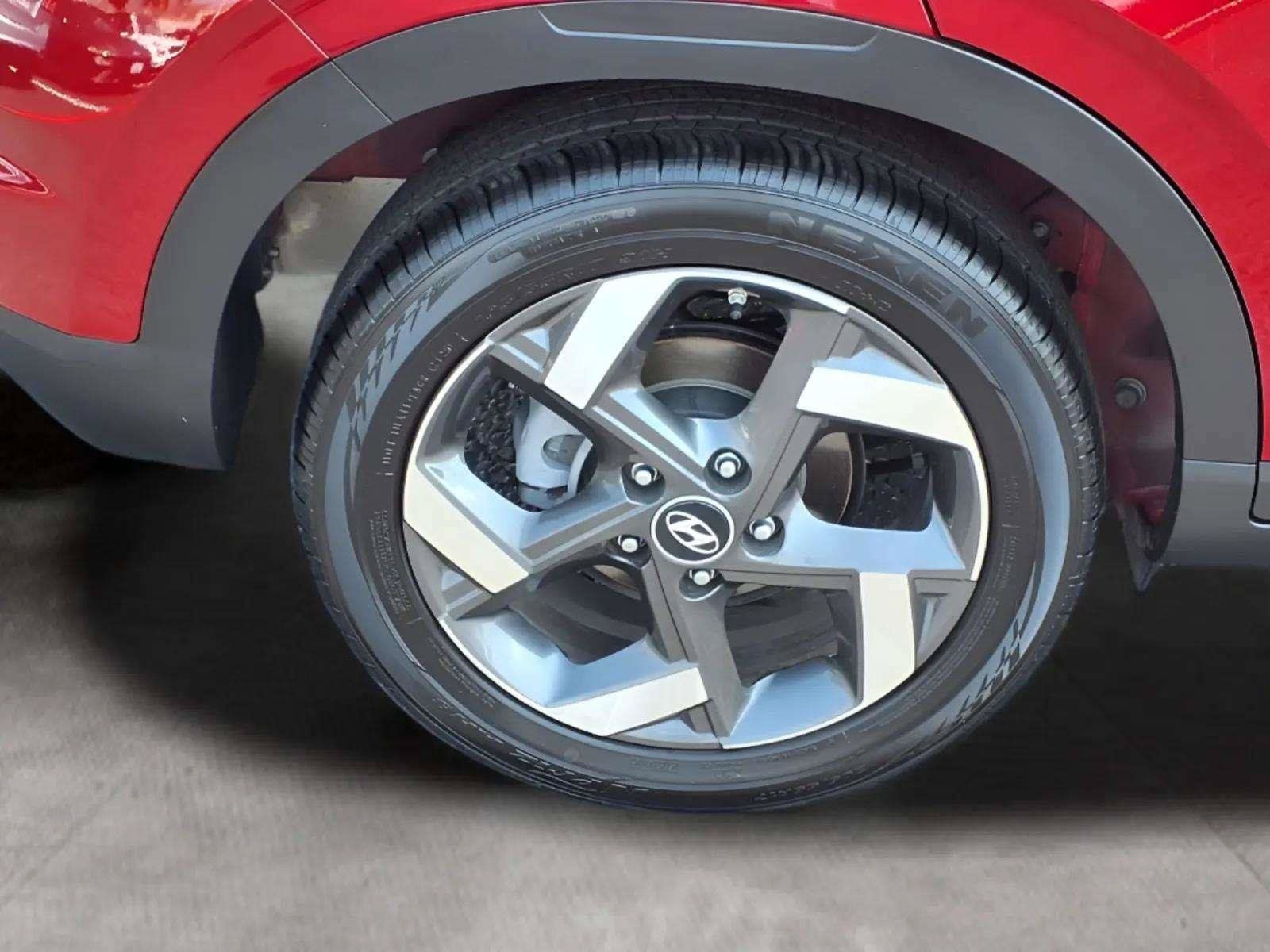 Certified 2025 Hyundai Venue Limited FWD image 20