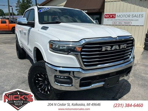 Used 2025 RAM 1500 Laramie AWD/4WD image 1