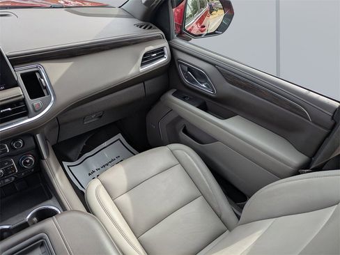 Used 2021 Chevrolet Tahoe LT w/ Luxury Package image 18