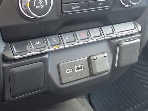 Used 2022 Chevrolet Silverado 1500 Custom image 29