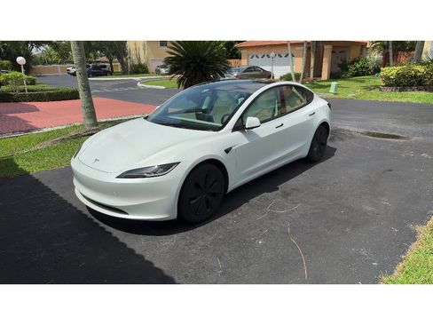 Used 2024 Tesla Model 3 Long Range RWD image 1
