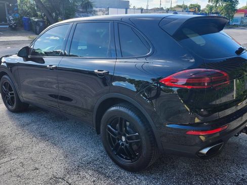 Used 2017 Porsche Cayenne AWD/4WD image 14