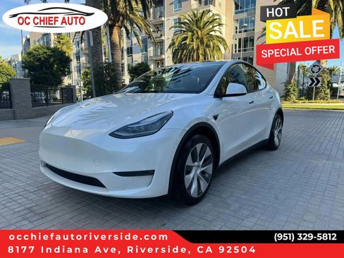 Used 2021 Tesla Model Y Long Range AWD/4WD image 1