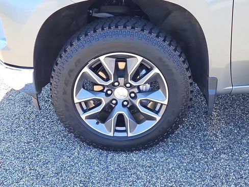 Certified 2023 Chevrolet Silverado 1500 LT AWD/4WD image 7