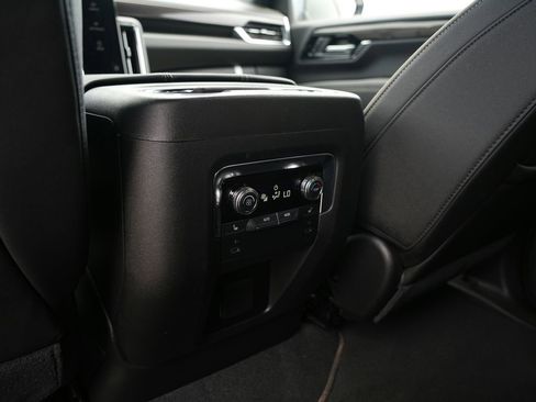 Used 2026 GMC Yukon Elevation AWD/4WD image 25