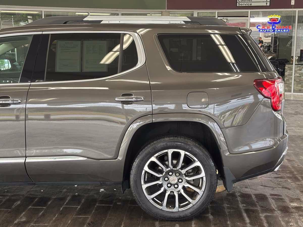 Used 2020 GMC Acadia Denali w/ Technology Package AWD/4WD image 14
