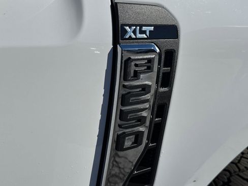 Certified 2025 Ford F250 XLT w/ FX4 Off-Road Package image 9
