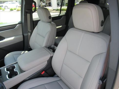 New 2026 GMC Acadia Elevation FWD image 15