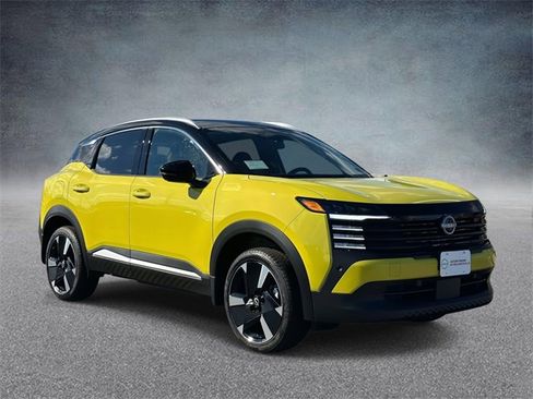 New 2026 Nissan Kicks SR image 1